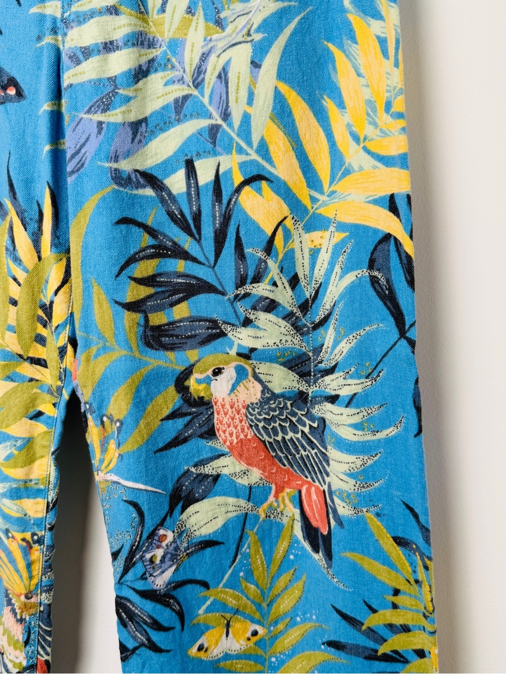 Colette Cropped Linen Wide-Leg Pants in Tropical Blue - Picture 4 of 16
